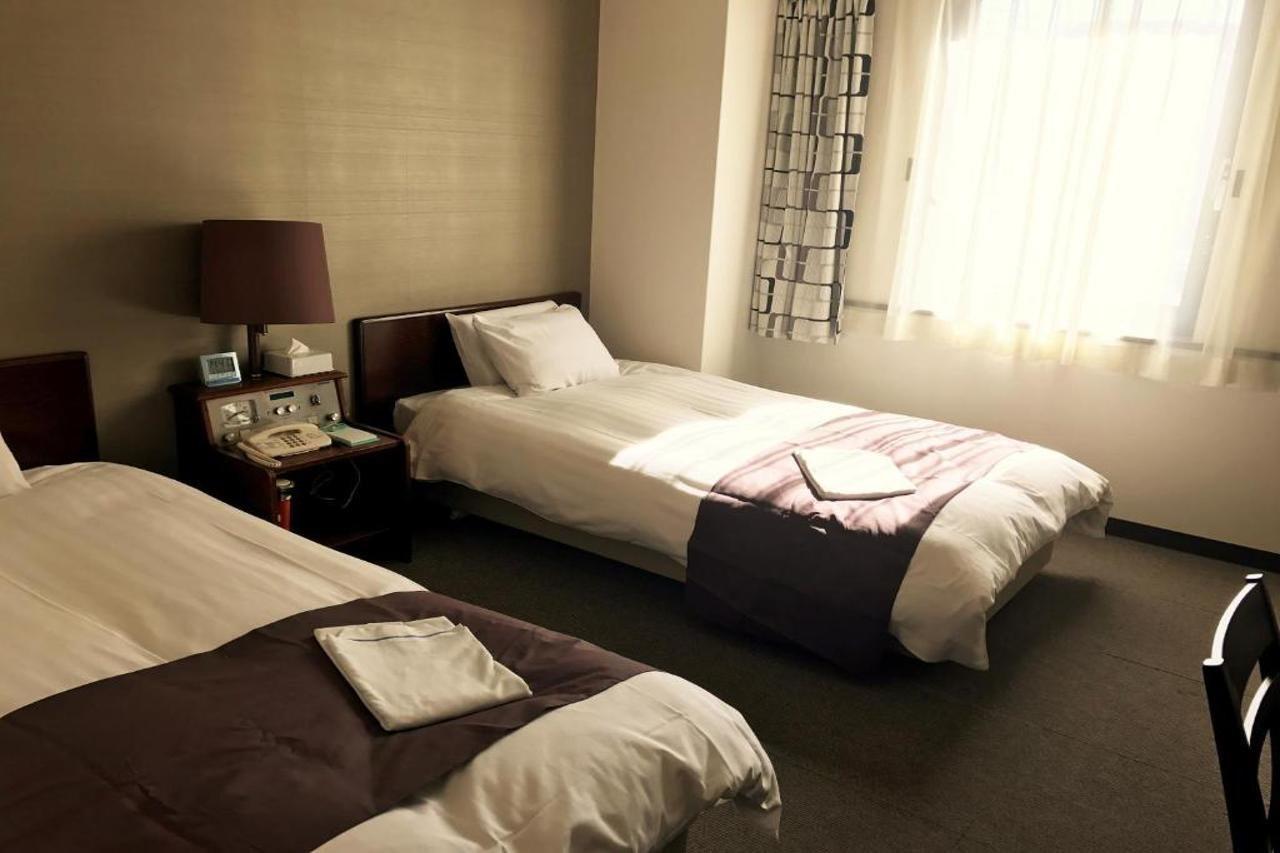 Hotel Tomakomai Green Hills Exteriör bild